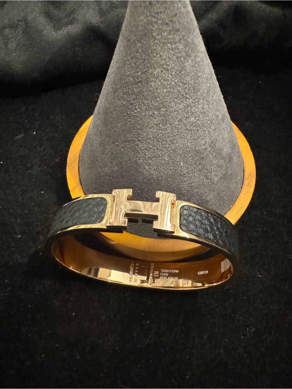 Hermès Clic Clac Black Leather Rose Azalee Bangle Bracelet 5285728 - Picture 2 of 2
